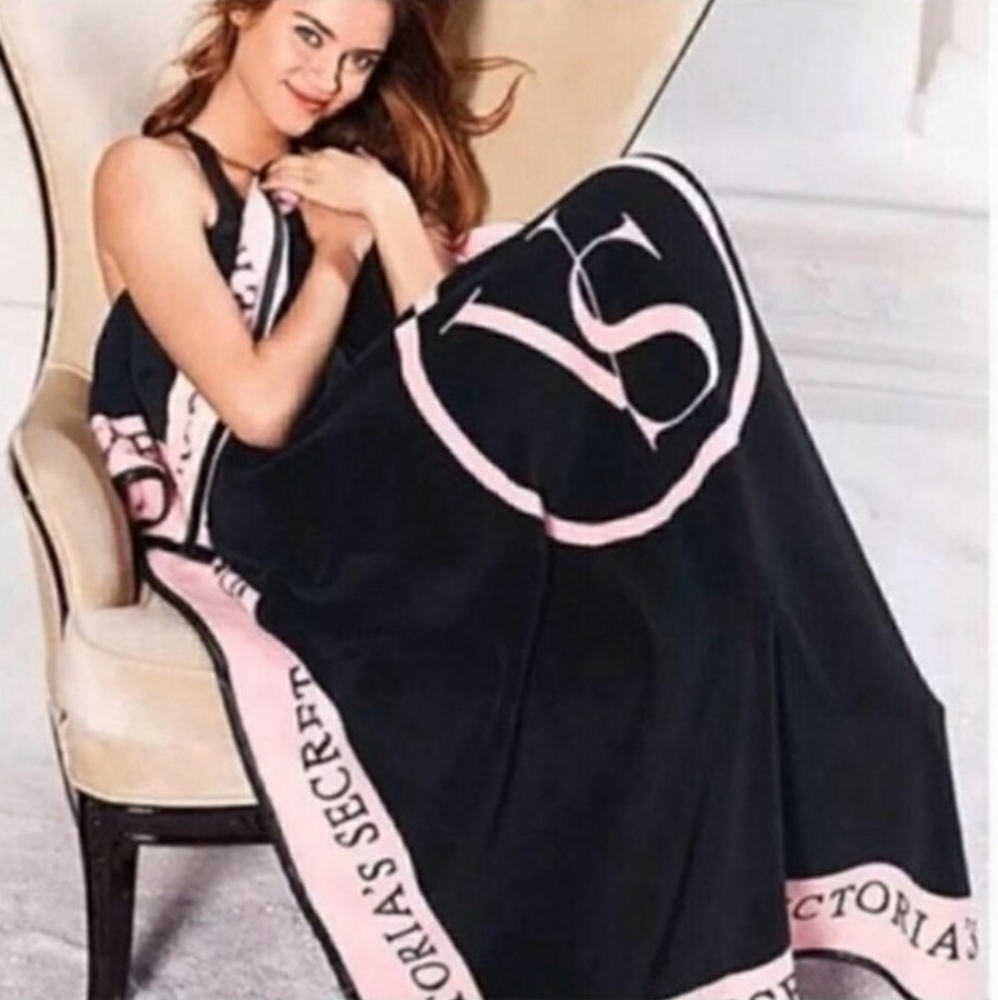Victorias Secret Fleece Blanket